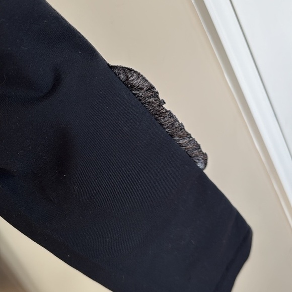 Lululemon Black Cropped Capri Pants Reflective Ruffle Workout Activewear Tights - Picture 11 of 15